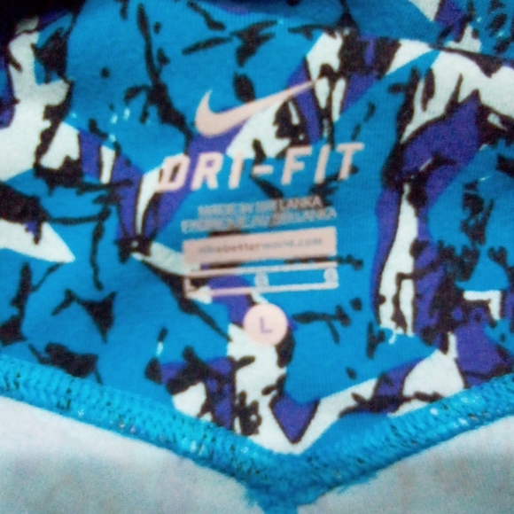 Nike Dri-FIT - Picture 5 of 8